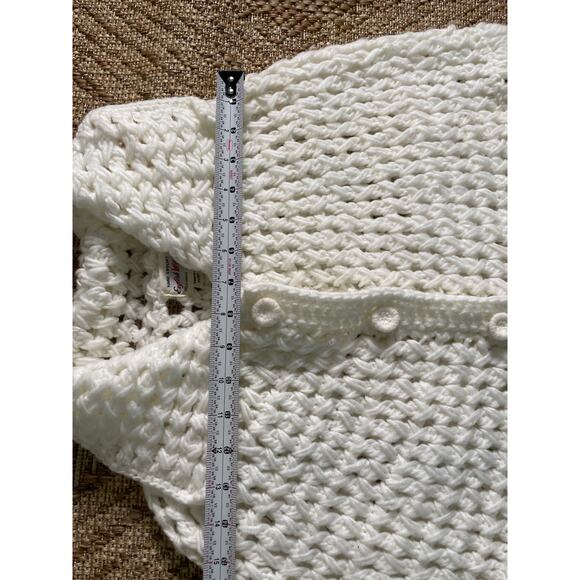 Vtg. 1970s English Village Hand Crochet white boho fringed knit poncho cape - Picture 8 of 10